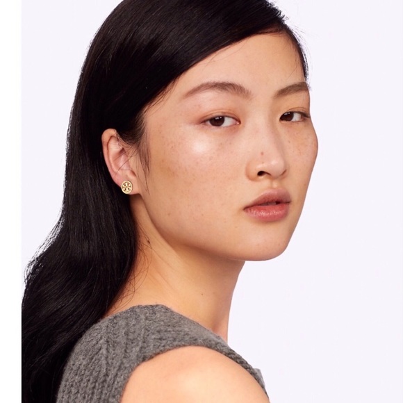 TORY BURCH • Gold Miller Delicate Logo Earrings - Picture 2 of 7